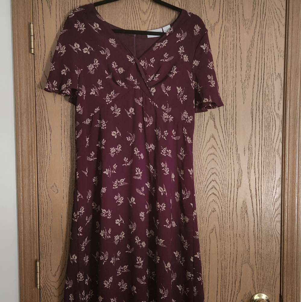 Jaclyn Smith size 12, Burgundy dress